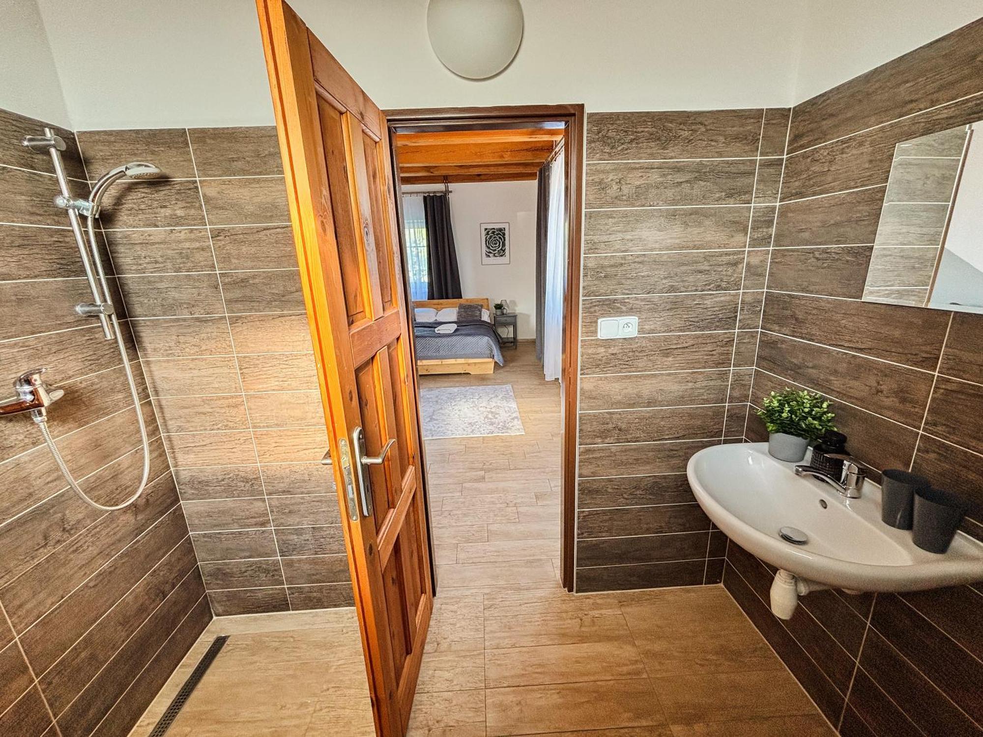 צ'סקה בודיוביצה Wellness Hotel & Minipivovar Knezinek מראה חיצוני תמונה
