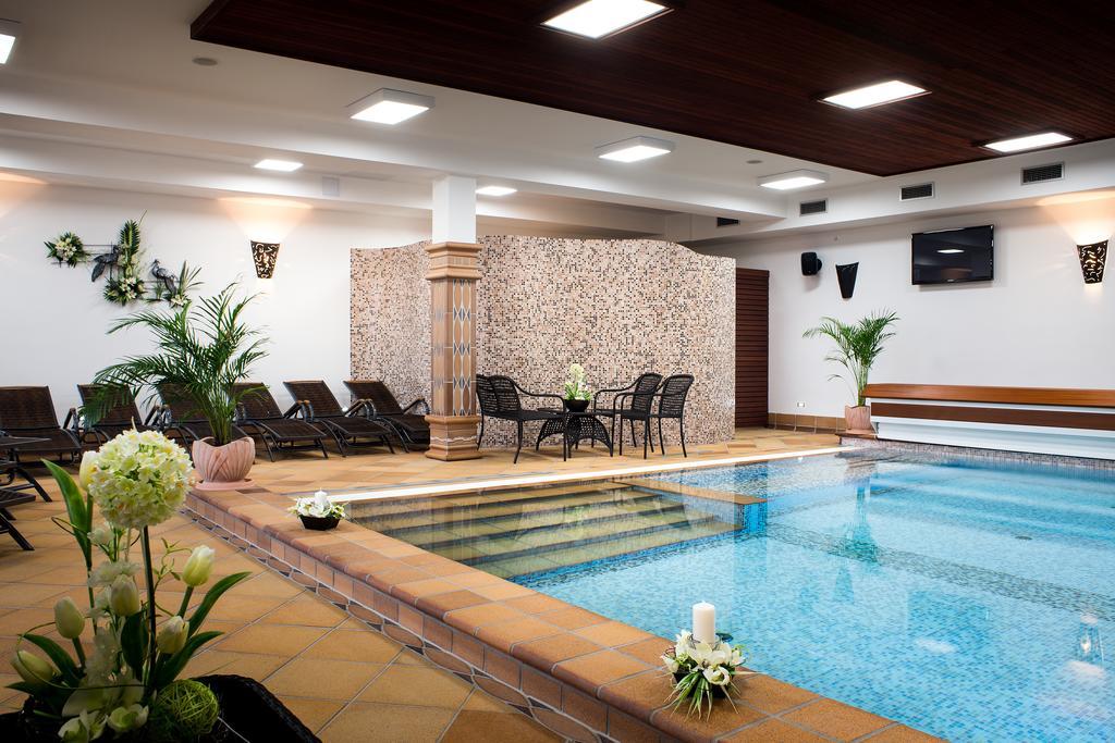 צ'סקה בודיוביצה Wellness Hotel & Minipivovar Knezinek מראה חיצוני תמונה