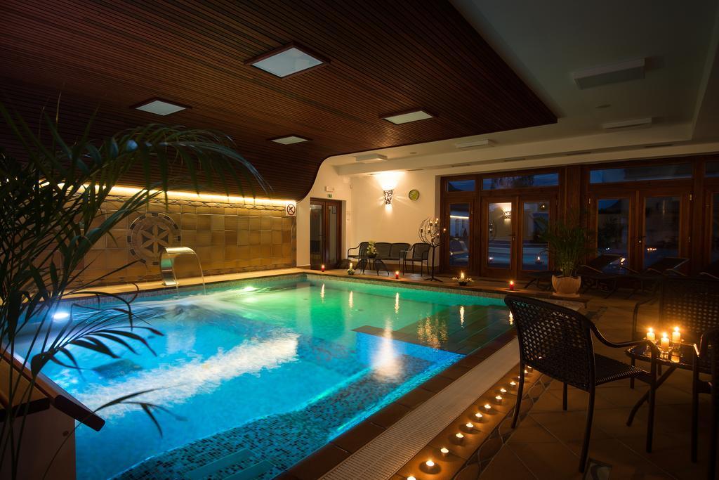 צ'סקה בודיוביצה Wellness Hotel & Minipivovar Knezinek מראה חיצוני תמונה