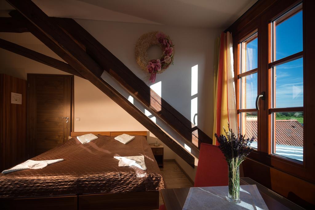 צ'סקה בודיוביצה Wellness Hotel & Minipivovar Knezinek חדר תמונה